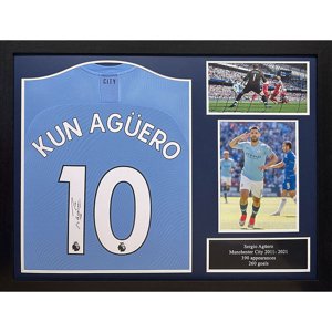 Legendy zarámovaný dres Manchester City FC 2019-2020 Aguero Signed Shirt (Framed) - Novinka